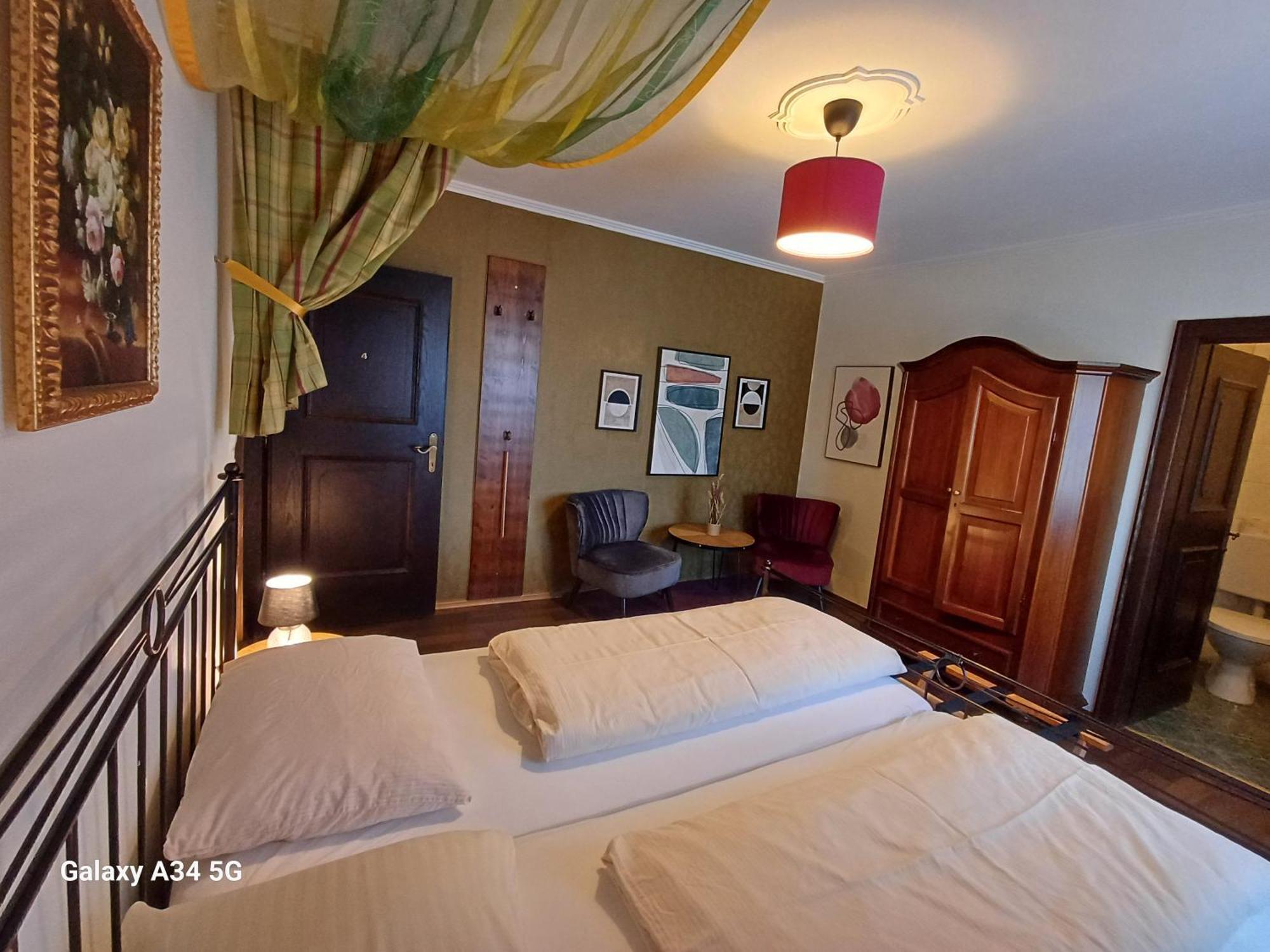 Haus Am Moos Bed and Breakfast Salzburg Rum bild