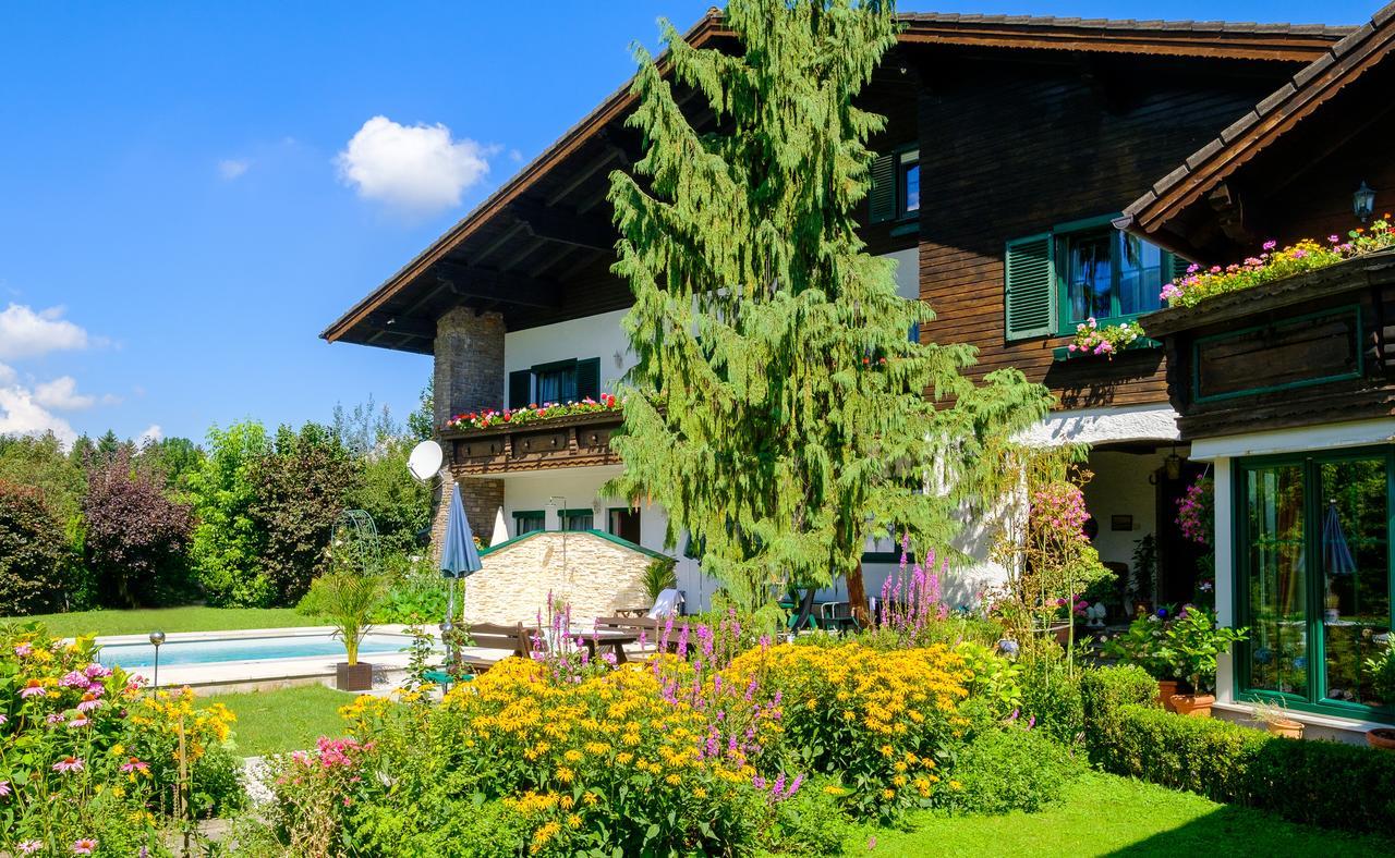 Haus Am Moos Bed and Breakfast Salzburg Exteriör bild